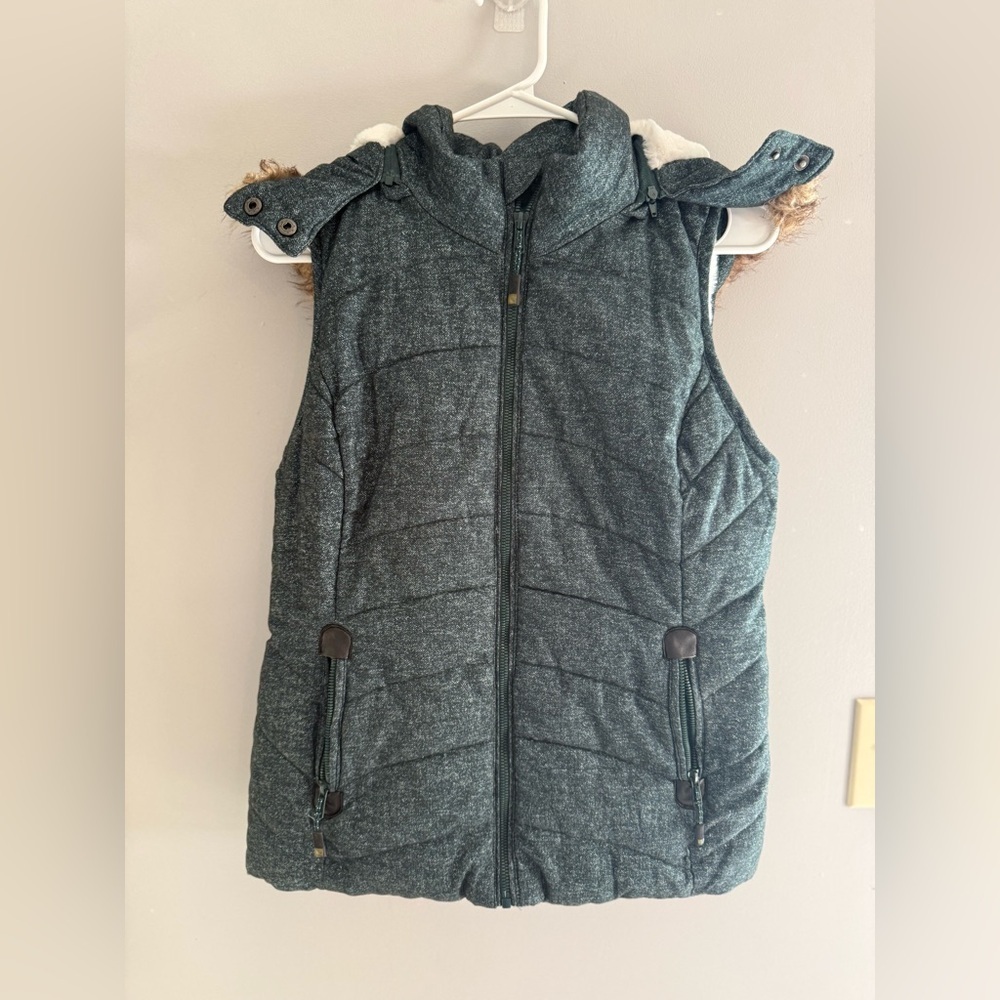 Green Tea Faux Fur Lined Detachable Hooded Puffer Vest Women SZ S Teal Outerwear